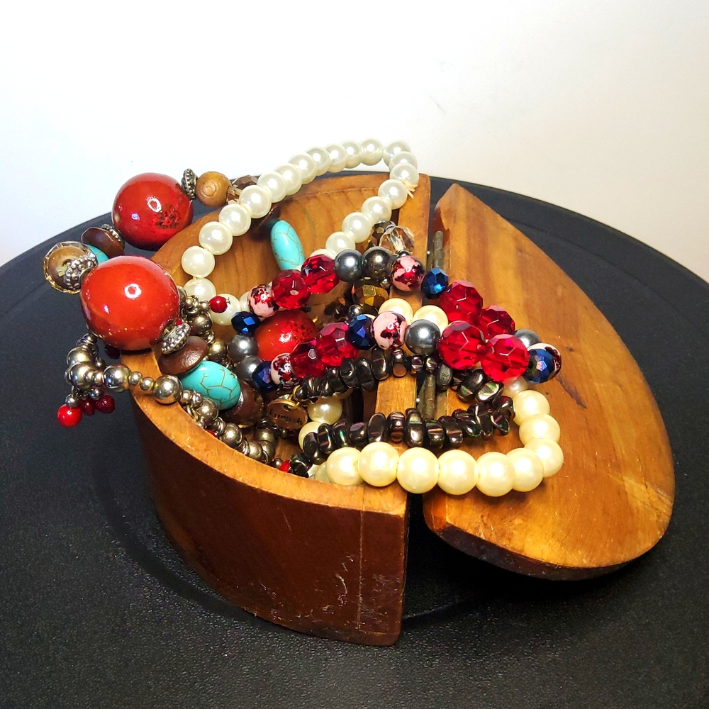 Bundle of seven bangle bracelets with vintage box - Picture 8 of 8